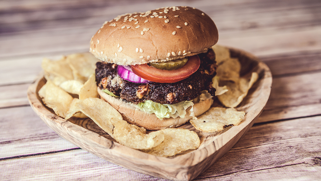 T & R Junction | restaurant | 104 N Peters St, Garrett, IN 46738, USA | 2605539023 OR +1 260-553-9023