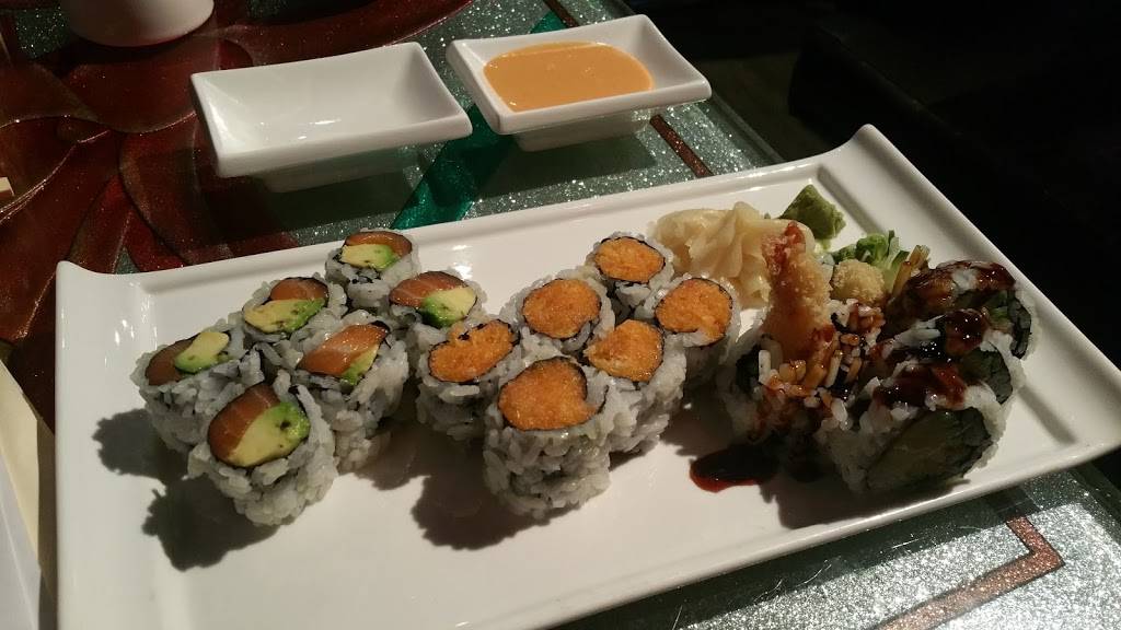 Royal Siam | restaurant | 240 8th Ave, New York, NY 10011, USA | 2127411732 OR +1 212-741-1732