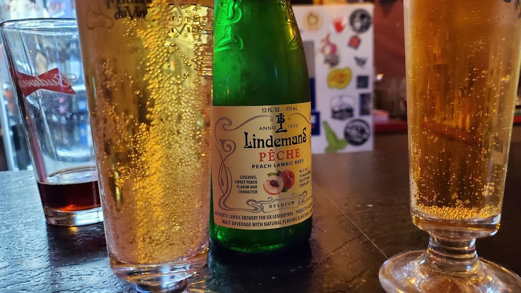 Alexs College Spot | restaurant | 23 N Main St, Alfred, NY 14802, USA | 6075878895 OR +1 607-587-8895