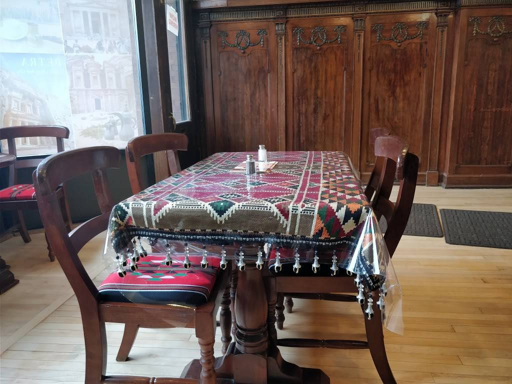 Petra Falafel | restaurant | 7314 Madison St, Forest Park, IL 60130, USA | 7086574002 OR +1 708-657-4002