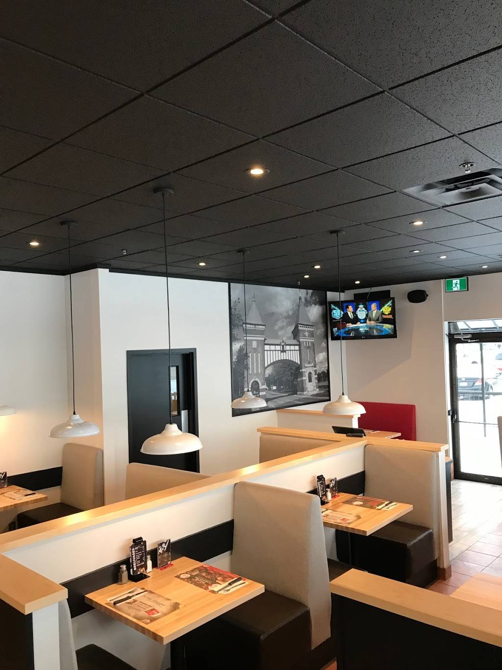 Mikes | restaurant | 2325 Boulevard Casavant O, Saint-Hyacinthe, QC J2S 7E5, Canada | 4507735323 OR +1 450-773-5323