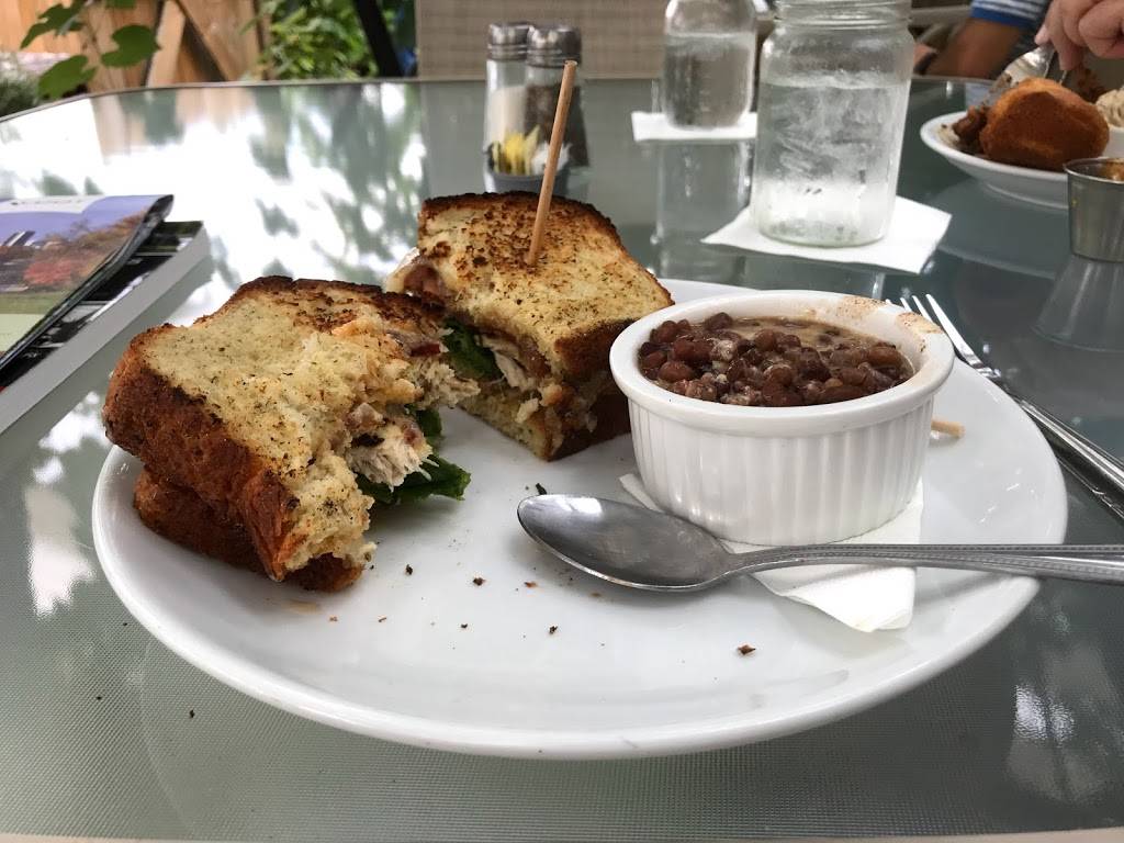 Harvest Table Restaurant | restaurant | 13180 Meadowview Square, Meadowview, VA 24361, USA | 2769445142 OR +1 276-944-5142