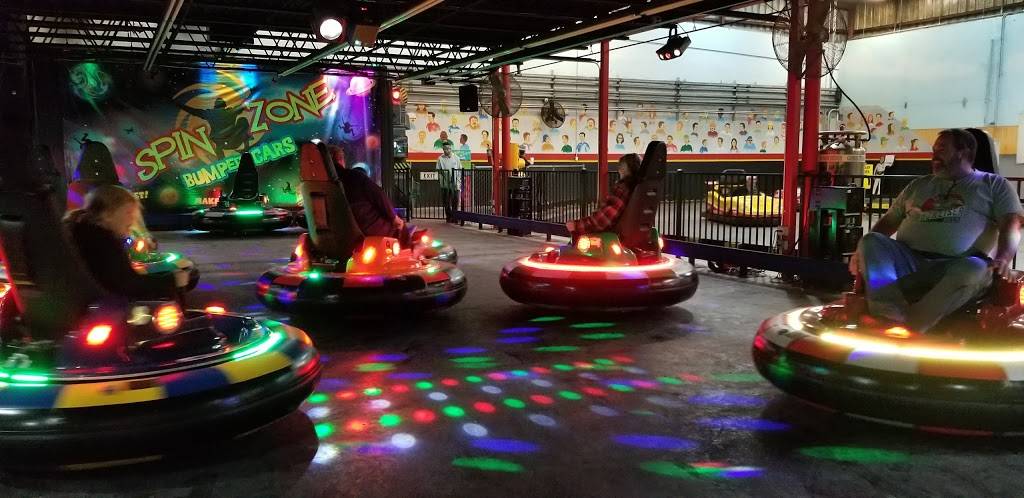 Livingstons Amusement Center | restaurant | 5947 Clark Center Ave, Sarasota, FL 34238, USA | 9419257665 OR +1 941-925-7665