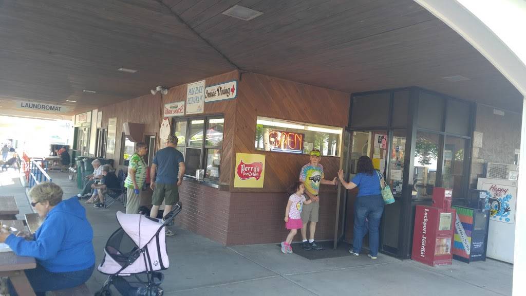 Park Place Restaurant | cafe | 5989 E Main St, Olcott, NY 14126, USA | 7167785537 OR +1 716-778-5537