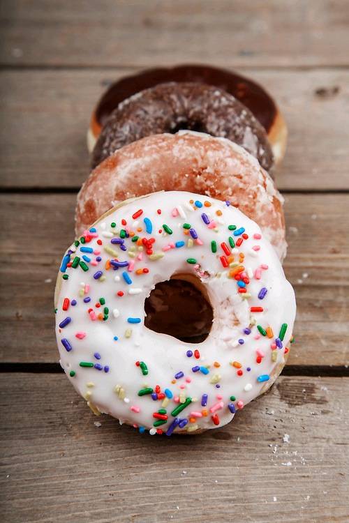 Flakey Cream Do-Nuts & Coffee Shop | cafe | 441 Center St, Healdsburg, CA 95448, USA | 7074333895 OR +1 707-433-3895