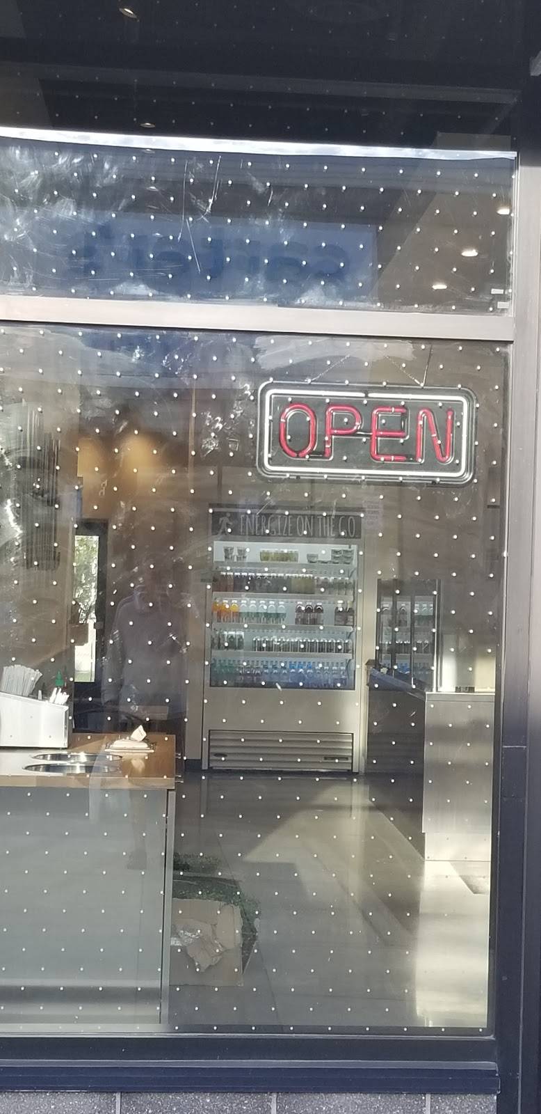 Freshii | restaurant | 75 Billy Bishop Way, North York, ON M3K 2C8, Canada | 6474171816 OR +1 647-417-1816