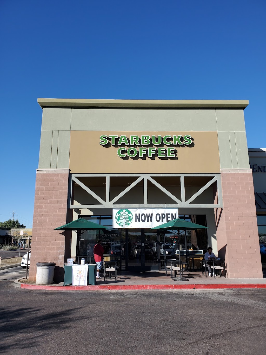 Starbucks | cafe | 2020 W Baseline Rd #174, Phoenix, AZ 85041, USA | 6022680811 OR +1 602-268-0811