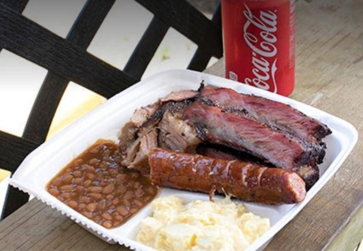 Jubes Smokehouse | restaurant | 1900 S Edgewood Terrace, Fort Worth, TX 76105, USA | 8177790235 OR +1 817-779-0235