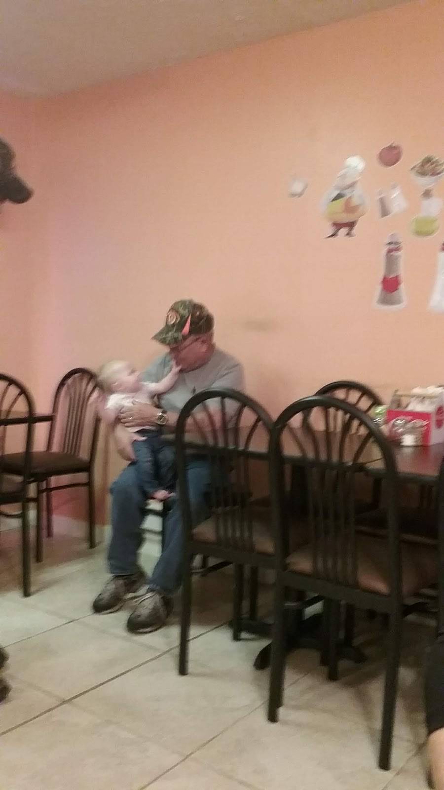 Ednas Pizza | restaurant | 279 IN-60, Mitchell, IN 47446, USA | 8128496168 OR +1 812-849-6168