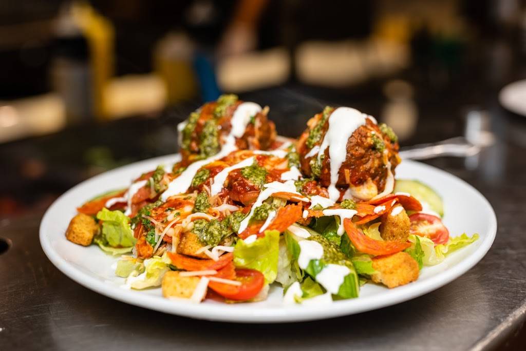 Bucci & Murrays Pub on the Harbor | restaurant | 13 Harbourside Ln building 2 C&D, Hilton Head Island, SC 29928, USA | 8437853300 OR +1 843-785-3300