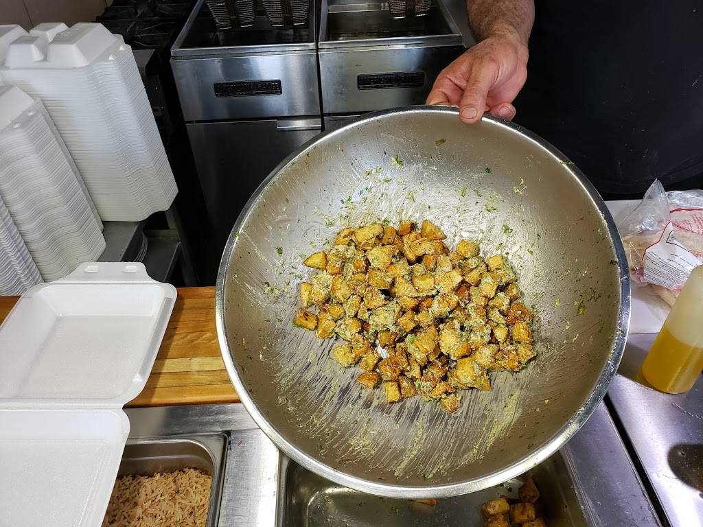 Shawarma Royale | restaurant | 3890 Innes Rd #4, Orléans, ON K1W 1K9, Canada | 6135901888 OR +1 613-590-1888