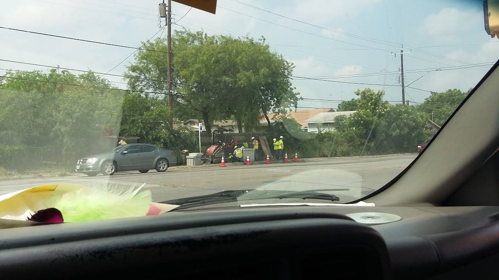 Churchs Chicken | restaurant | 2856 Culebra Rd, San Antonio, TX 78228, USA | 2104350645 OR +1 210-435-0645