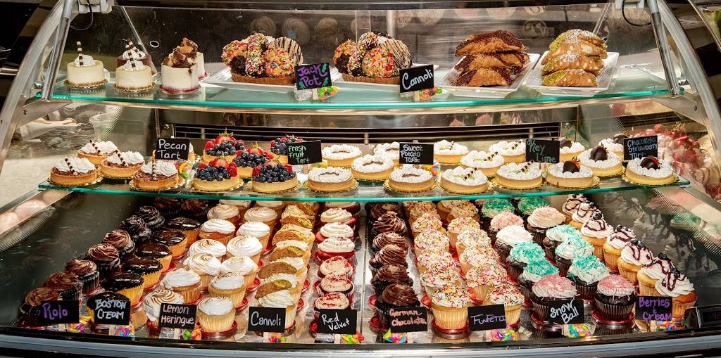 Luckies | restaurant | 7002 Arundel Mills Cir #7777, Hanover, MD 21076, USA | 4438427000 OR +1 443-842-7000