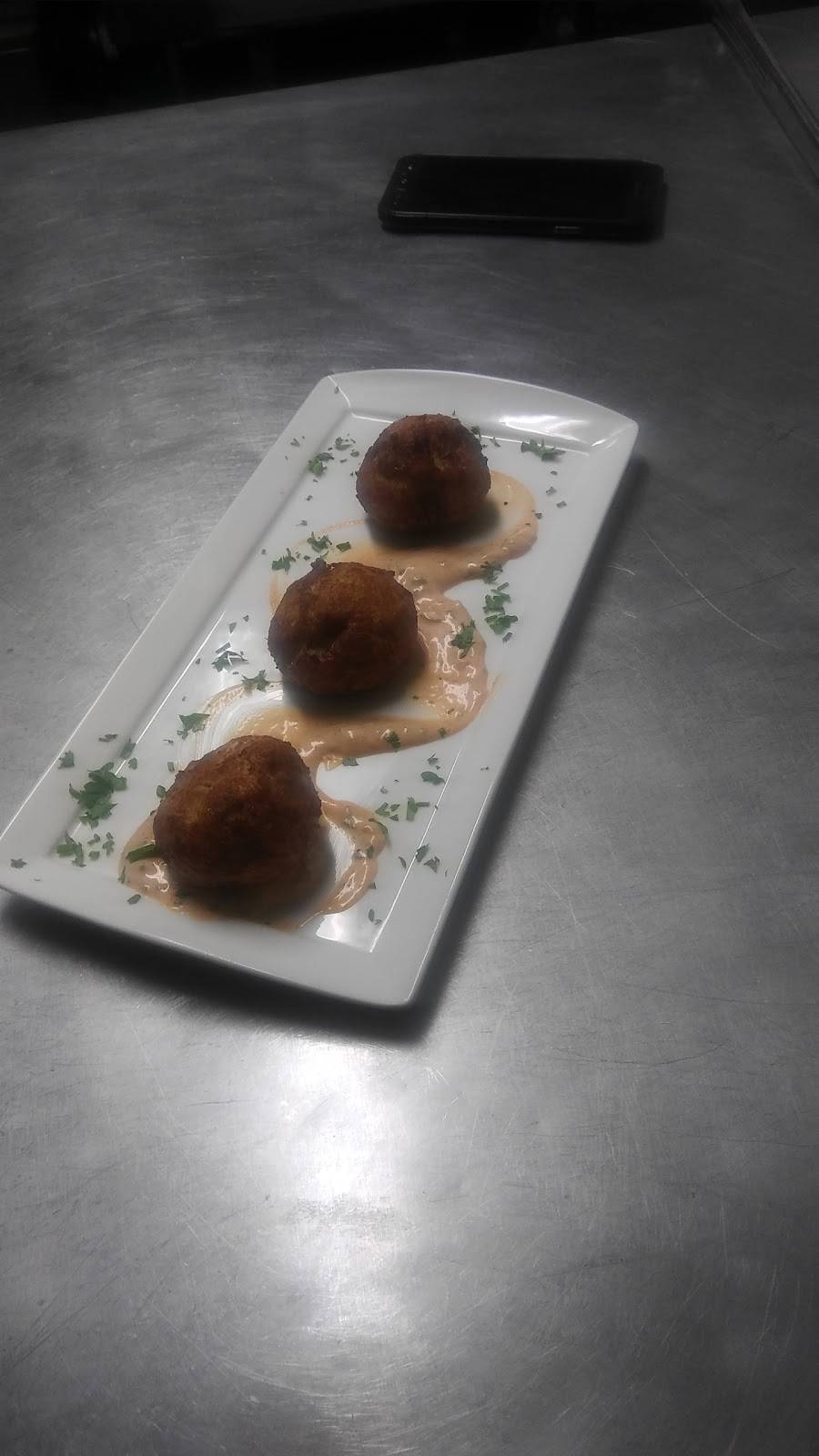 The Black Hole Bar and Lounge | restaurant | 322 N Franklintown Rd, Baltimore, MD 21223, USA | 4433620650 OR +1 443-362-0650