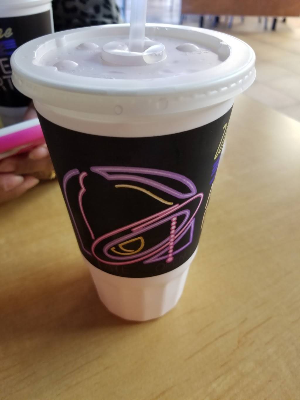 Taco Bell | restaurant | 240 Nut Tree Rd, Vacaville, CA 95687, USA | 7074484718 OR +1 707-448-4718