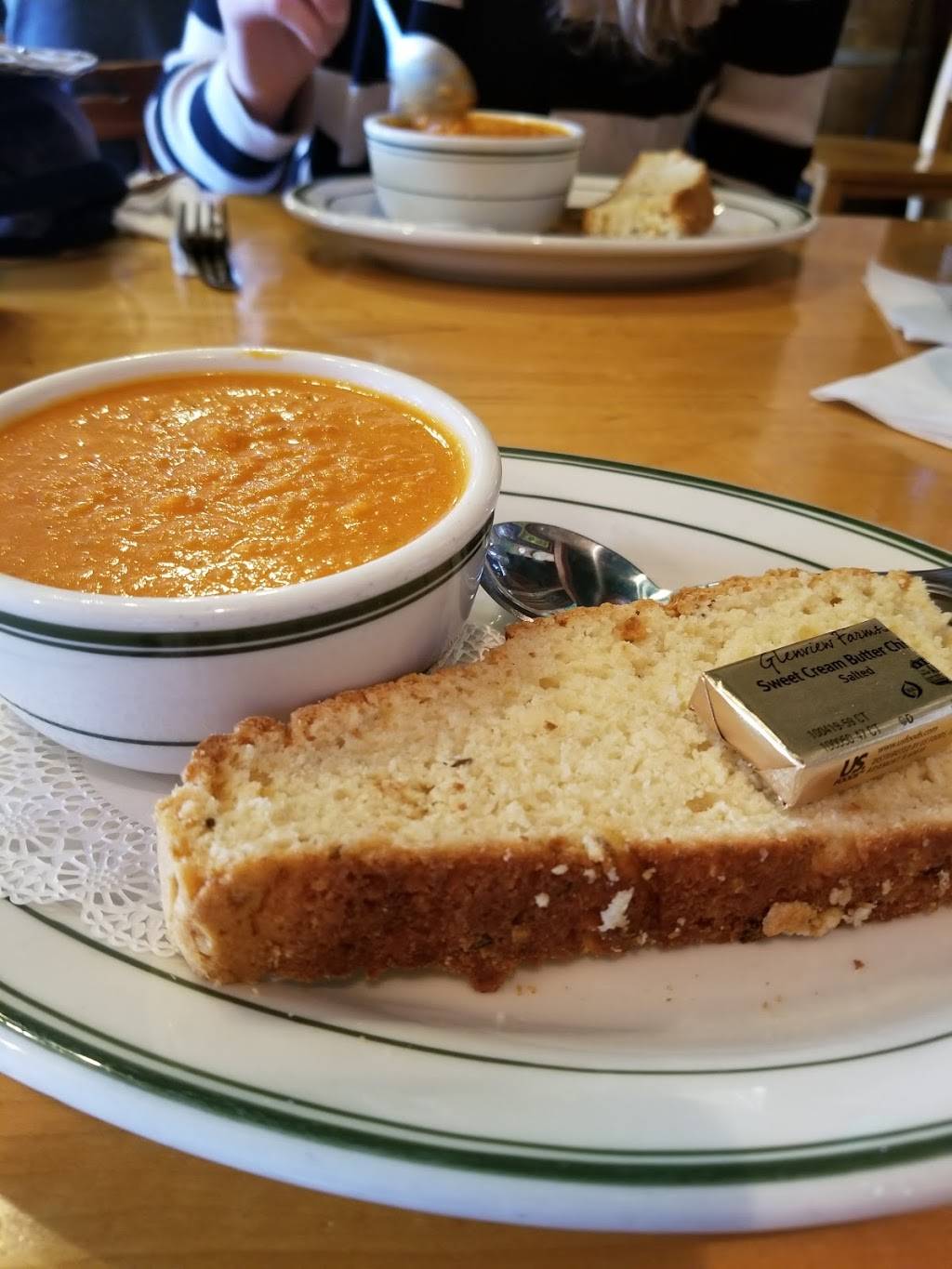 Nanas Irish Pub | restaurant | 7843 Main St, Middletown, VA 22645, USA | 5408689877 OR +1 540-868-9877