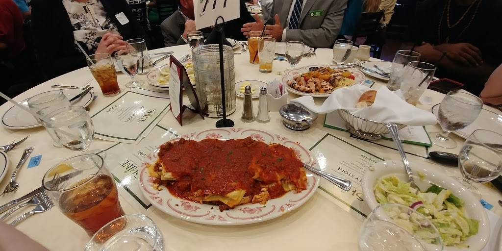 Maggianos Little Italy | restaurant | 10367 Mid Town Pkwy, Jacksonville, FL 32246, USA | 9043804360 OR +1 904-380-4360