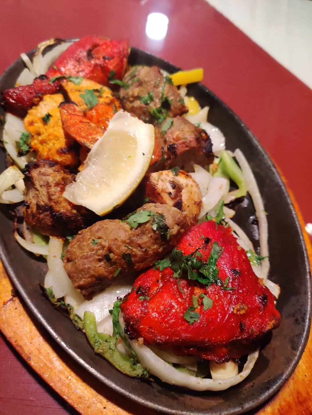 Royal Everest Nepalese & Indian Restaurant | restaurant | 635 SW 152nd St, Burien, WA 98166, USA | 2062680022 OR +1 206-268-0022