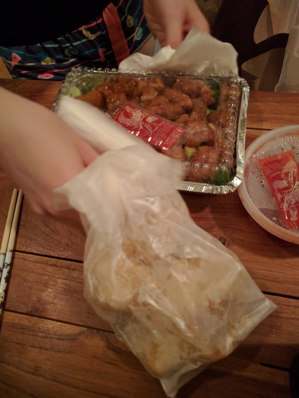 Golden Hing | restaurant | 1082 Bedford Ave # 1, Brooklyn, NY 11216, USA | 7183992848 OR +1 718-399-2848