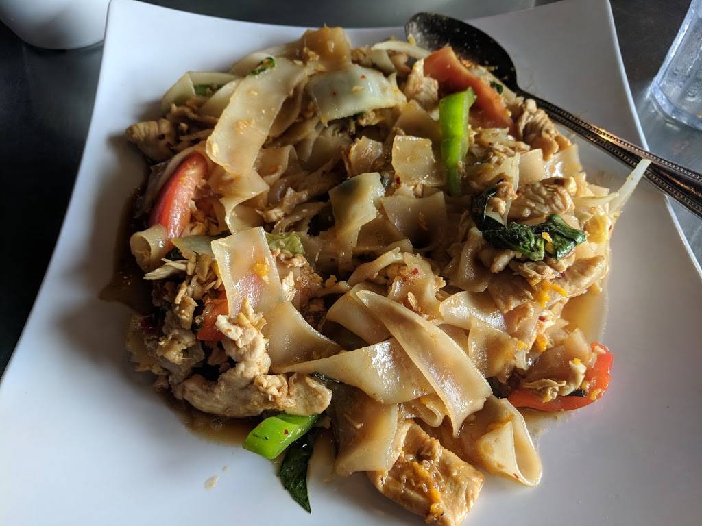Yuphas Thai Kitchen | restaurant | Royal Palms Plaza, 1805 E Elliot Rd Suite 115, Tempe, AZ 85284, USA | 4808390576 OR +1 480-839-0576