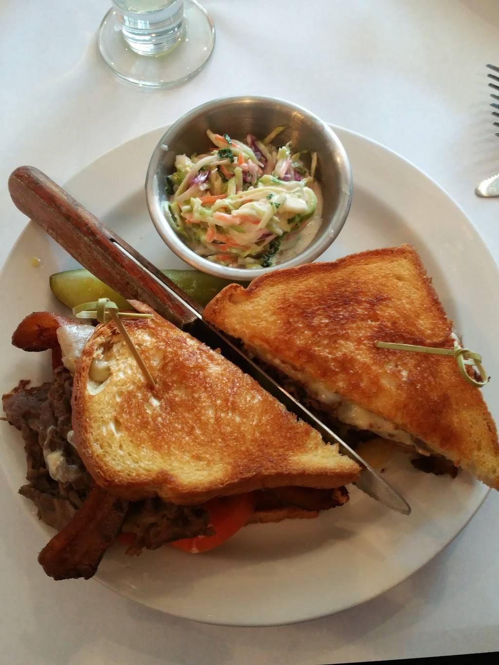 Radius | restaurant | 15 E Lincolnway, Valparaiso, IN 46383, USA | 2192992551 OR +1 219-299-2551