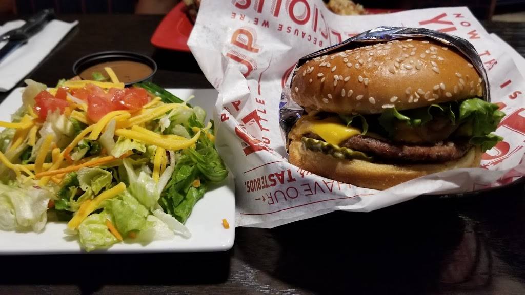 Red Robin Gourmet Burgers and Brews | restaurant | 101 W Main St, Newark, DE 19702, USA | 3024559000 OR +1 302-455-9000