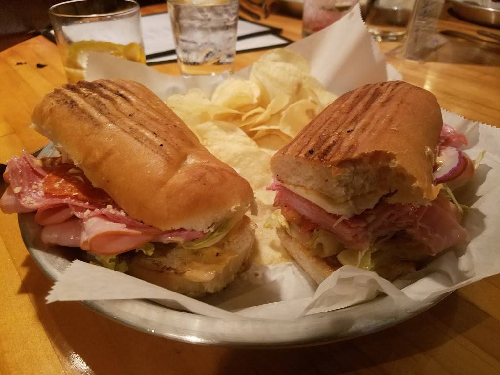 Belle Tavern | restaurant | 117 Barboro Alley, Memphis, TN 38103, USA | 9012496580 OR +1 901-249-6580