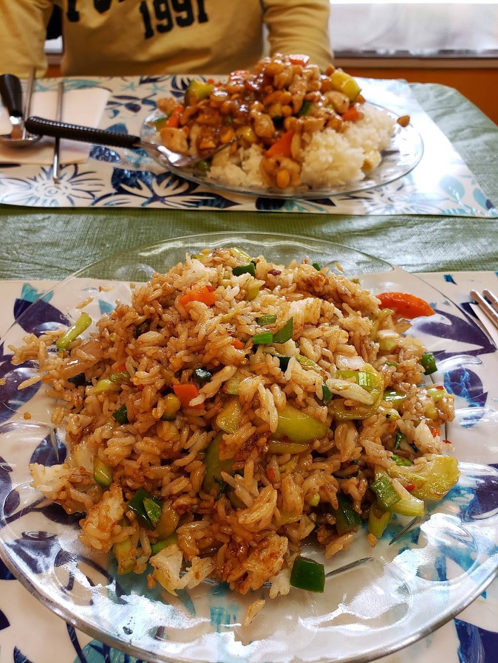 Beijing Hut | restaurant | 1467 Main St W, Hamilton, ON L8S 1C9, Canada | 9055218886 OR +1 905-521-8886