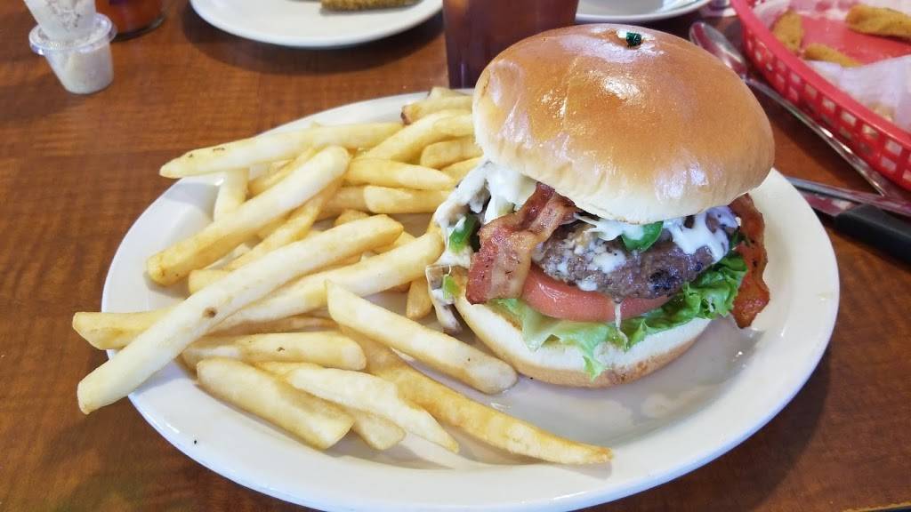 Lunas Family Restaurant | restaurant | 33 W Aurora Rd, Northfield, OH 44067, USA | 3304670282 OR +1 330-467-0282