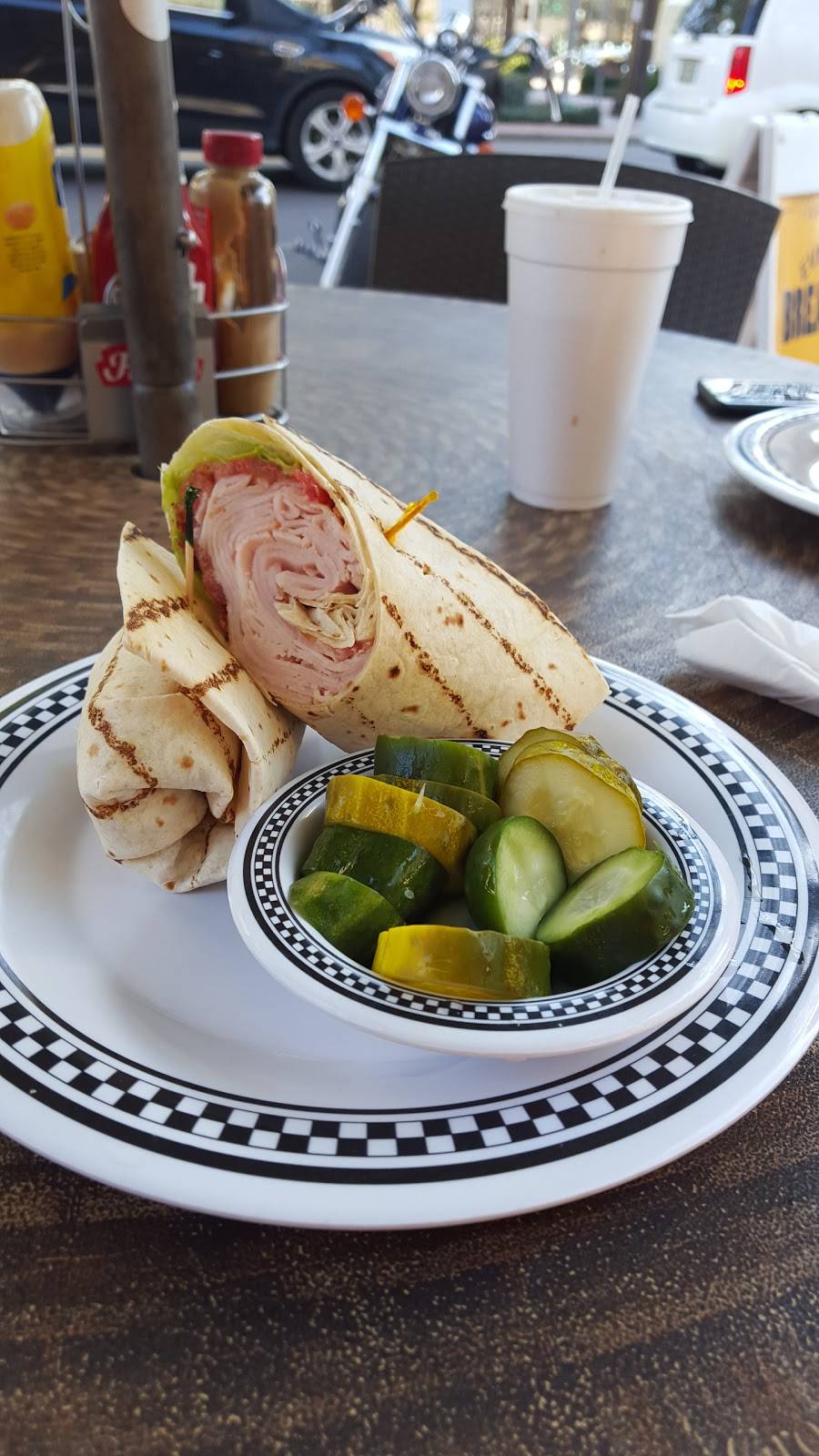 Lucky Dill | restaurant | 277 Central Ave, St. Petersburg, FL 33701, USA | 7278955859 OR +1 727-895-5859