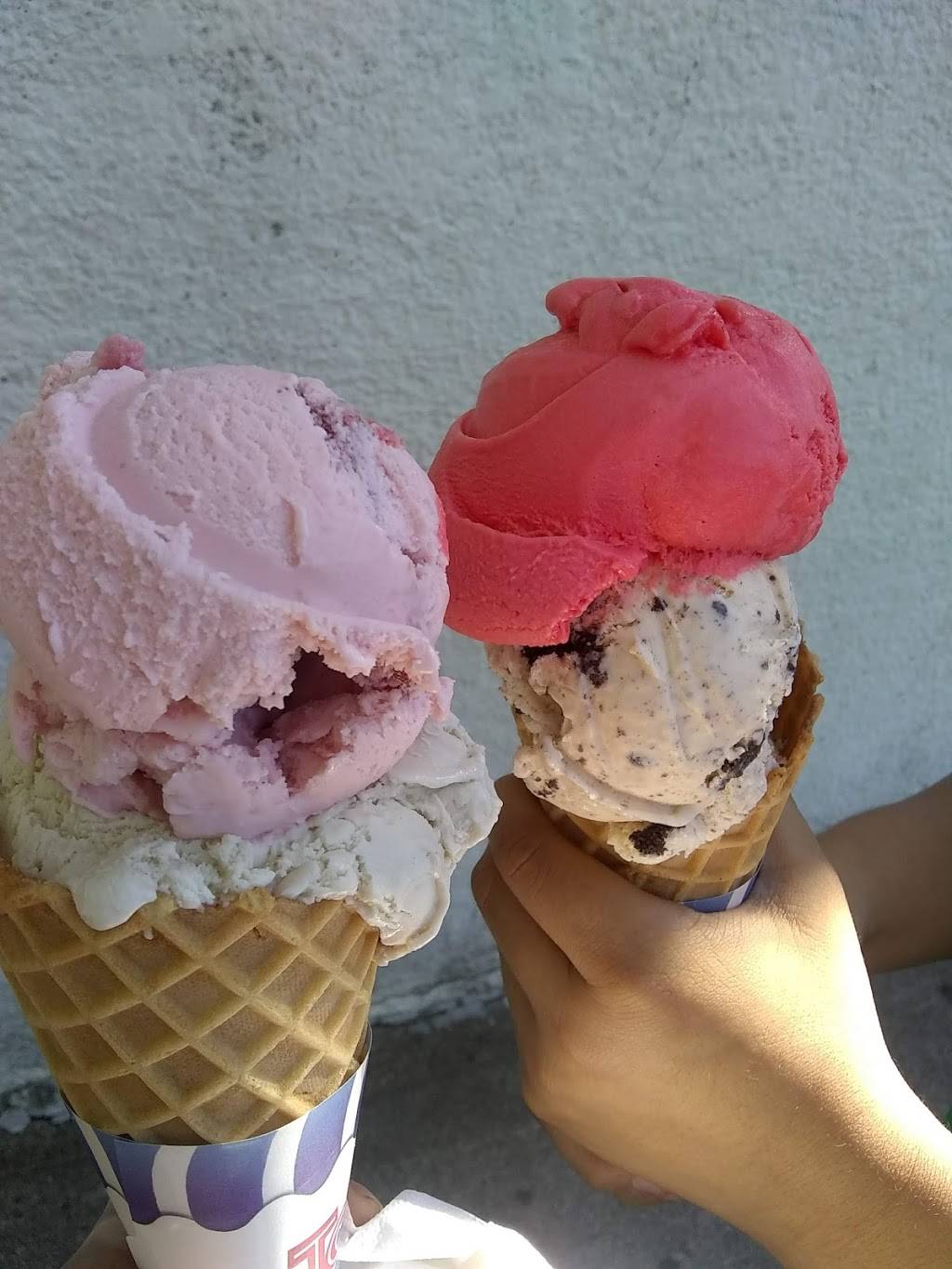 Dars Double Scoop | restaurant | 1048 Rice St, St Paul, MN 55117, USA | 6514892422 OR +1 651-489-2422