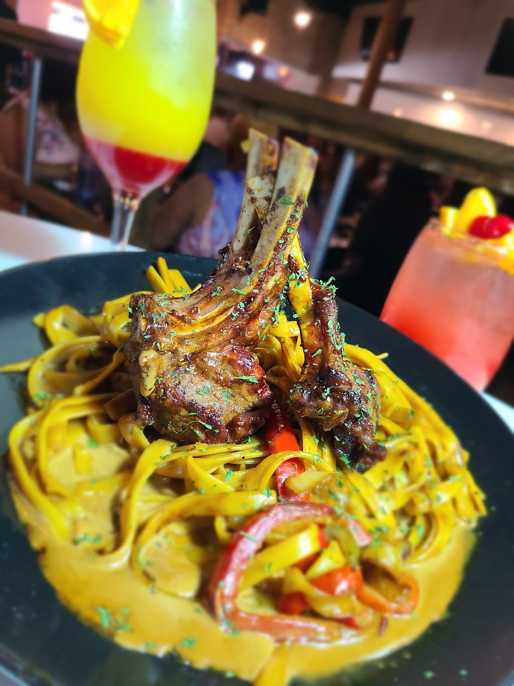 VII Kitchen & Cocktail | restaurant | 6501 S Cooper St Ste 101, Arlington, TX 76001, USA | 6822700131 OR +1 682-270-0131