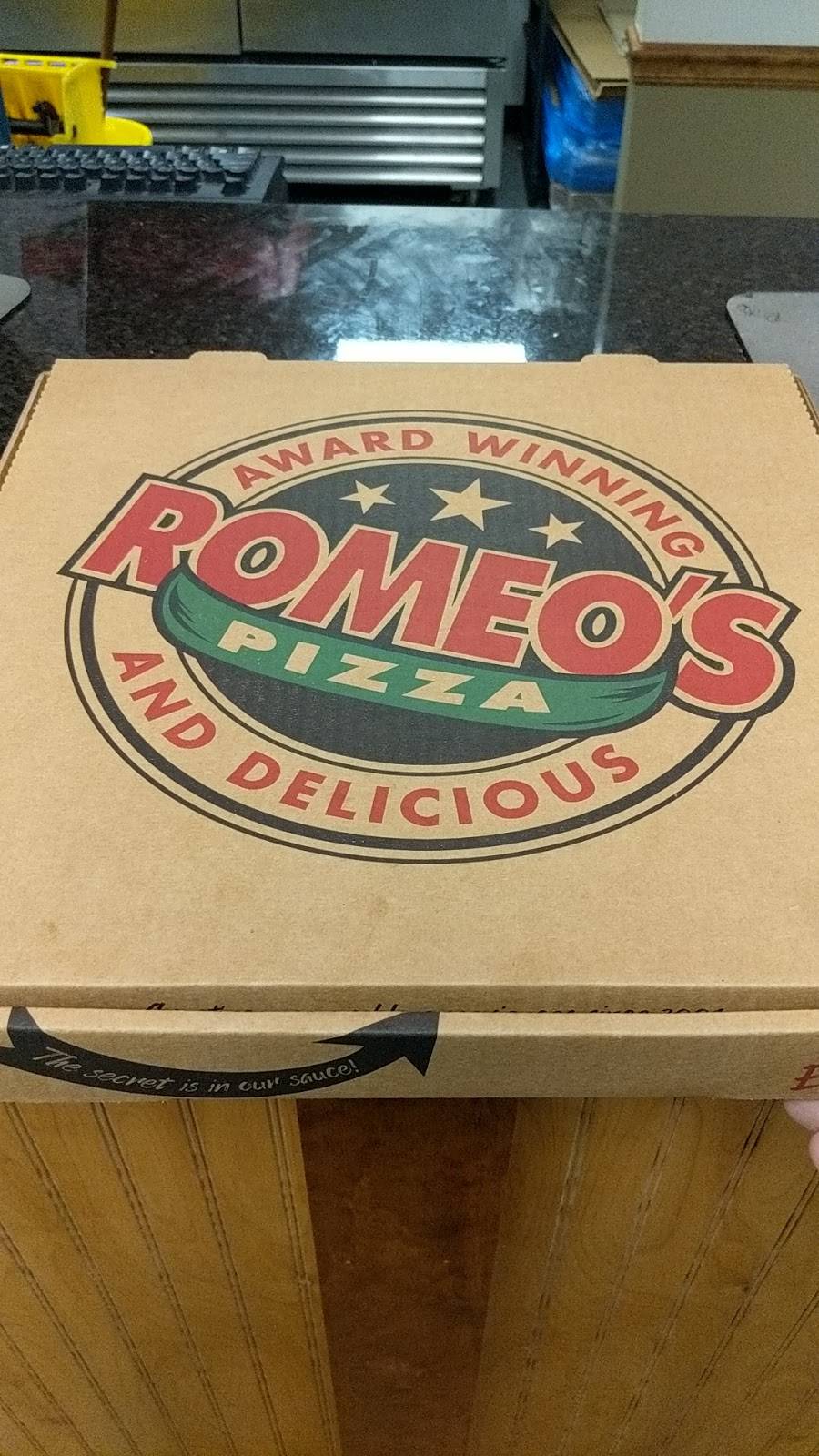 Romeos Pizza | restaurant | 9637 Ravenna Rd, Twinsburg, OH 44087, USA | 3304860616 OR +1 330-486-0616