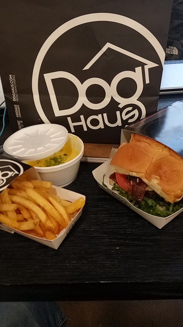 Dog Haus Ghost Kitchen | meal delivery | 3517 N Spaulding Ave, Chicago, IL 60618, USA | 7733739946 OR +1 773-373-9946