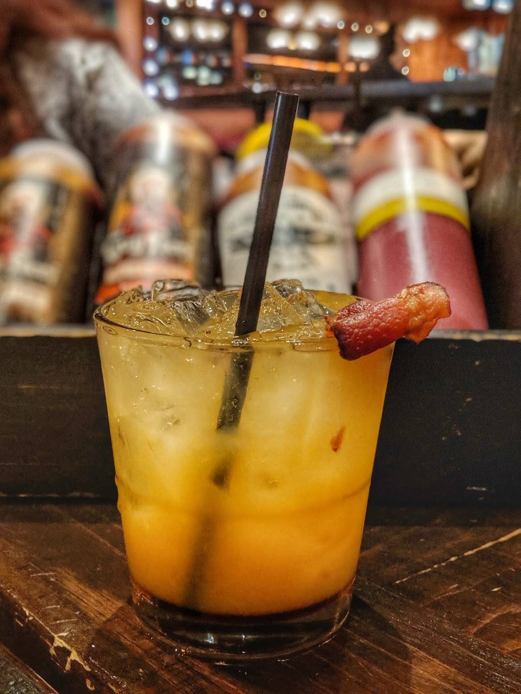 Guy Fieris Smokehouse | restaurant | 333 Waterside Dr #103, Norfolk, VA 23510, USA | 7572332918 OR +1 757-233-2918