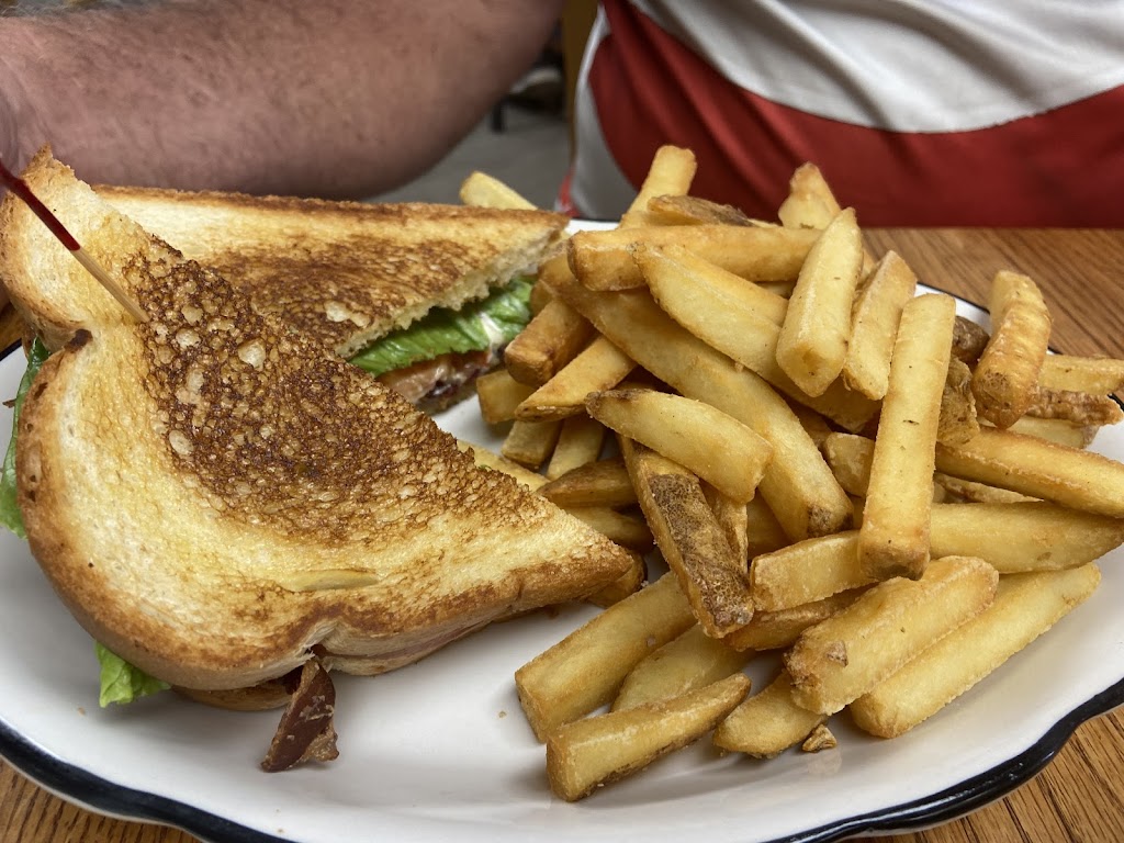 Panguitch Mercantile & Meme’s Country Kitchen | restaurant | 57 N Main St, Panguitch, UT 84759, USA | 4356768820 OR +1 435-676-8820