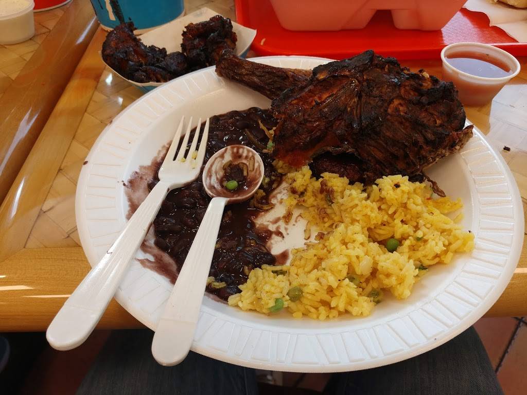 Pollo Tropical | restaurant | 17539 Pines Blvd, Pembroke Pines, FL 33029, USA | 9544359886 OR +1 954-435-9886