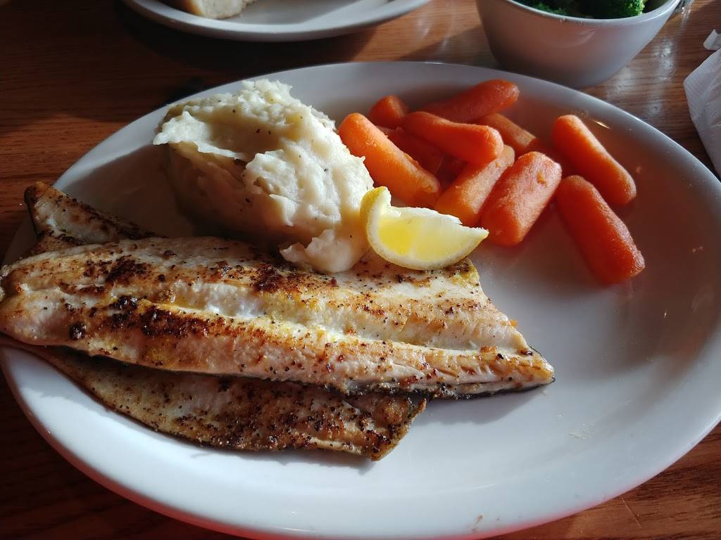 Cracker Barrel Old Country Store | restaurant | 2325 W International Speedway Blvd, Daytona Beach, FL 32114, USA | 3862480034 OR +1 386-248-0034