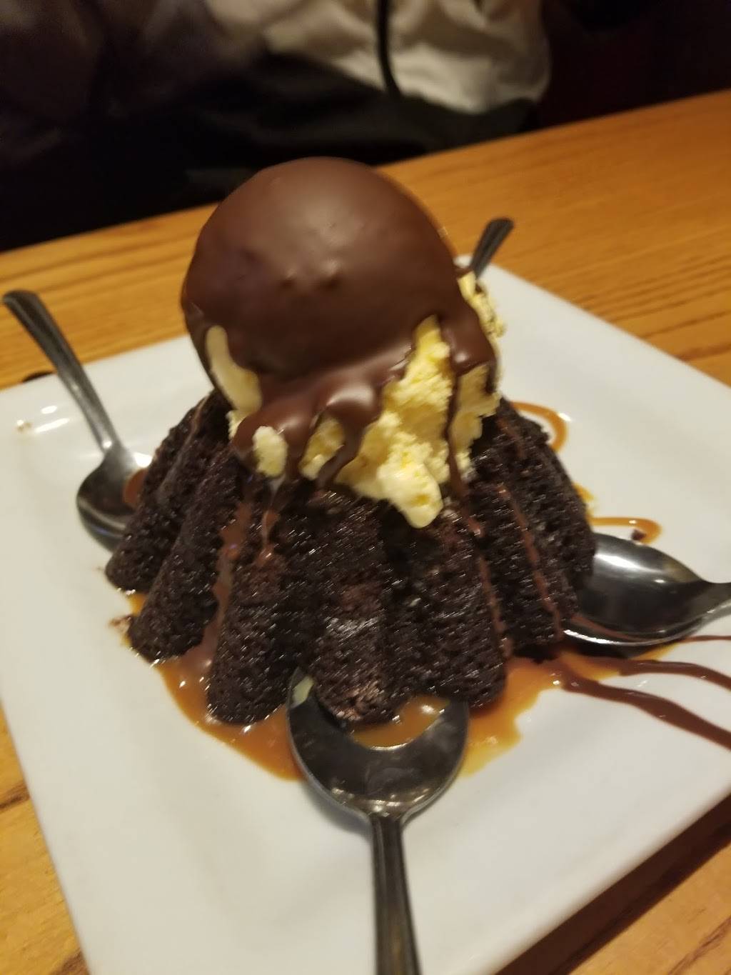 Chilis Grill & Bar | meal takeaway | 3591 El Camino Real, Santa Clara, CA 95051, USA | 4085549578 OR +1 408-554-9578