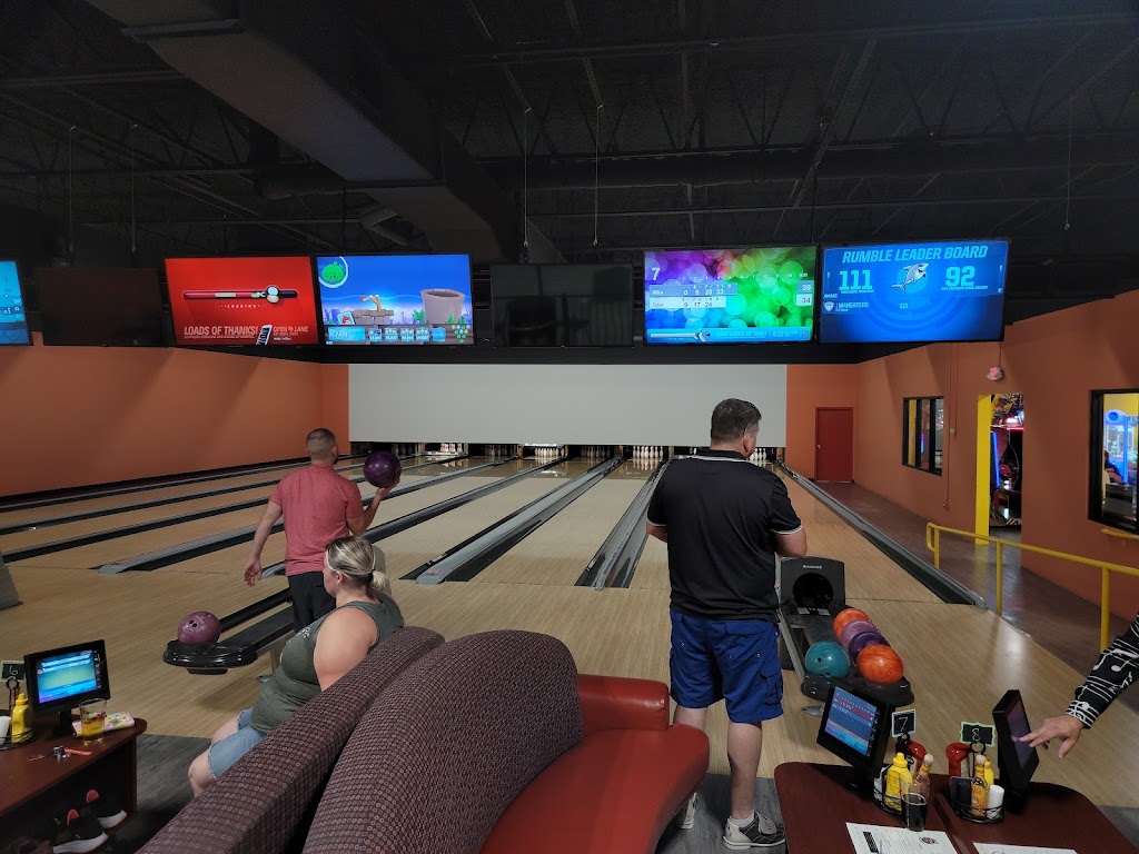 Back Alley Lanes VR-Cade | restaurant | 2400 S Ridgewood Ave Suite 6, South Daytona, FL 32119, USA | 3863887020 OR +1 386-388-7020