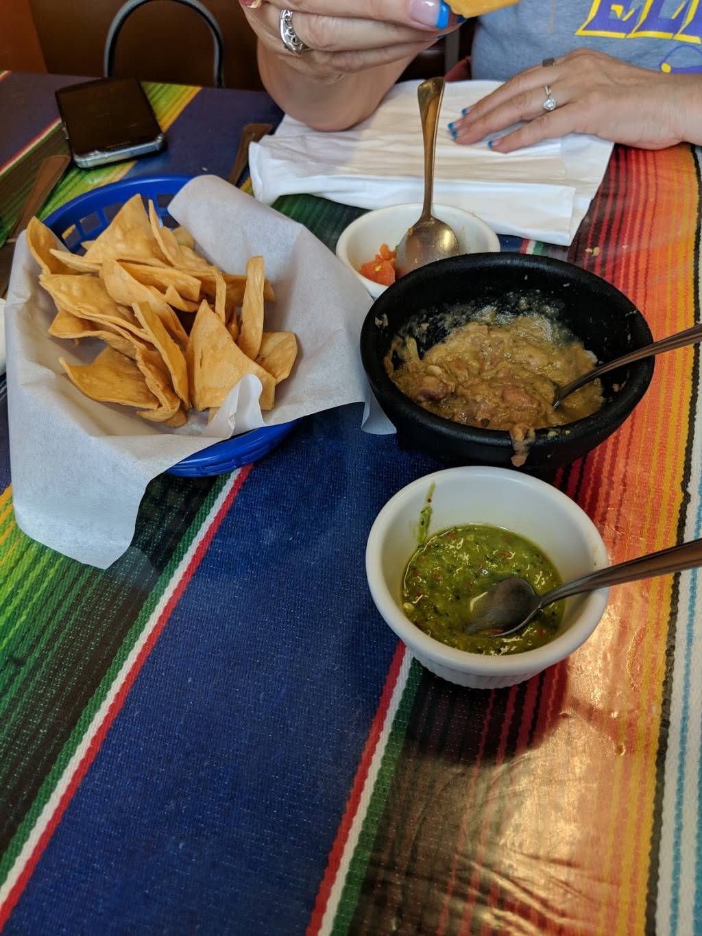 El Tapatio | restaurant | 914 Guadalupe St, Guadalupe, CA 93434, USA | 8053432850 OR +1 805-343-2850