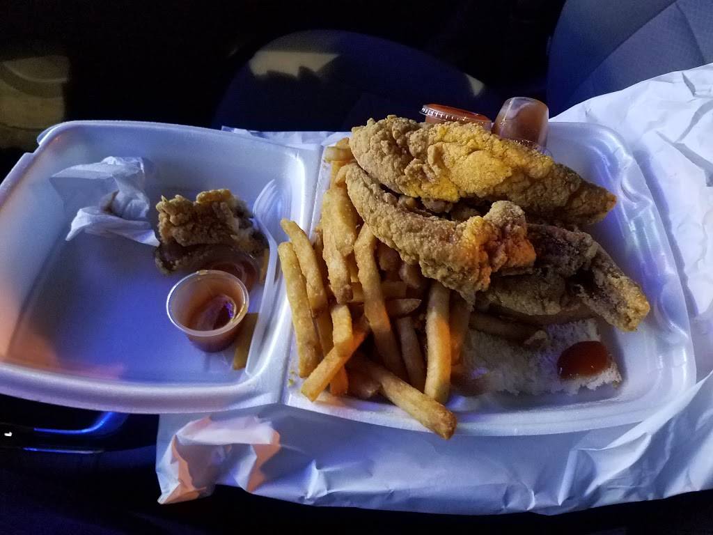 Whale Fish & Chicken | restaurant | 4955 W Madison St, Chicago, IL 60644, USA | 7739210889 OR +1 773-921-0889