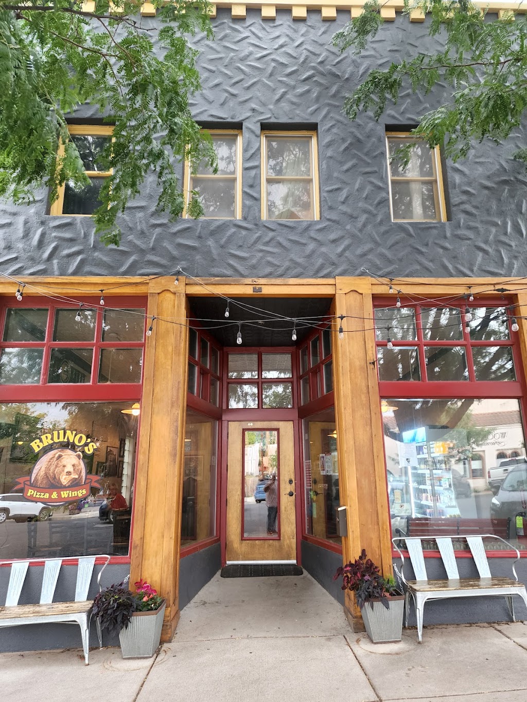 Brunos Pizza & Wings | restaurant | 133 Cook Ave, Raton, NM 87740, USA | 5754459512 OR +1 575-445-9512