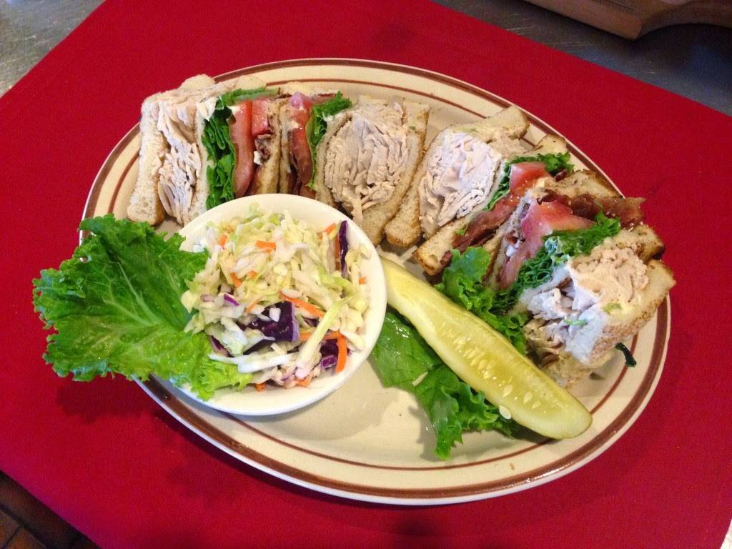 Lulus Restaurant and Sports Bar | restaurant | 16900 Roscoe Blvd, Van Nuys, CA 91406, USA | 8189880707 OR +1 818-988-0707