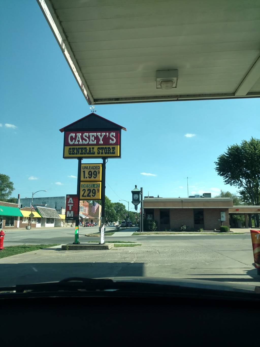 Caseys |  | 201 N Main St, Avon, IL 61415, USA | 3094653390 OR +1 309-465-3390