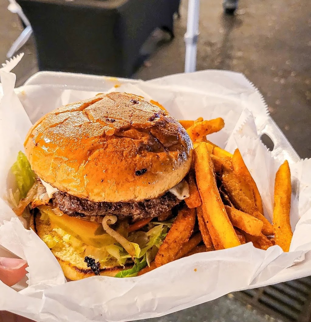 Hotboys Chicken | restaurant | 5427 N Sharon Amity Rd, Charlotte, NC 28215, USA | 7049063415 OR +1 704-906-3415