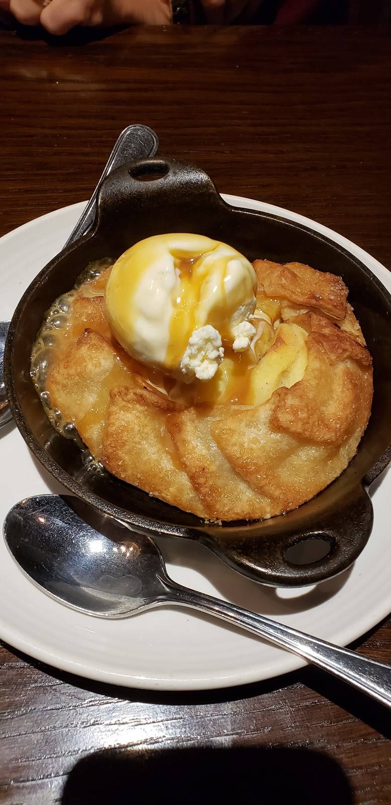 Carrabbas Italian Grill | restaurant | 5250 Carlisle Pike, Mechanicsburg, PA 17050, USA | 7177959200 OR +1 717-795-9200