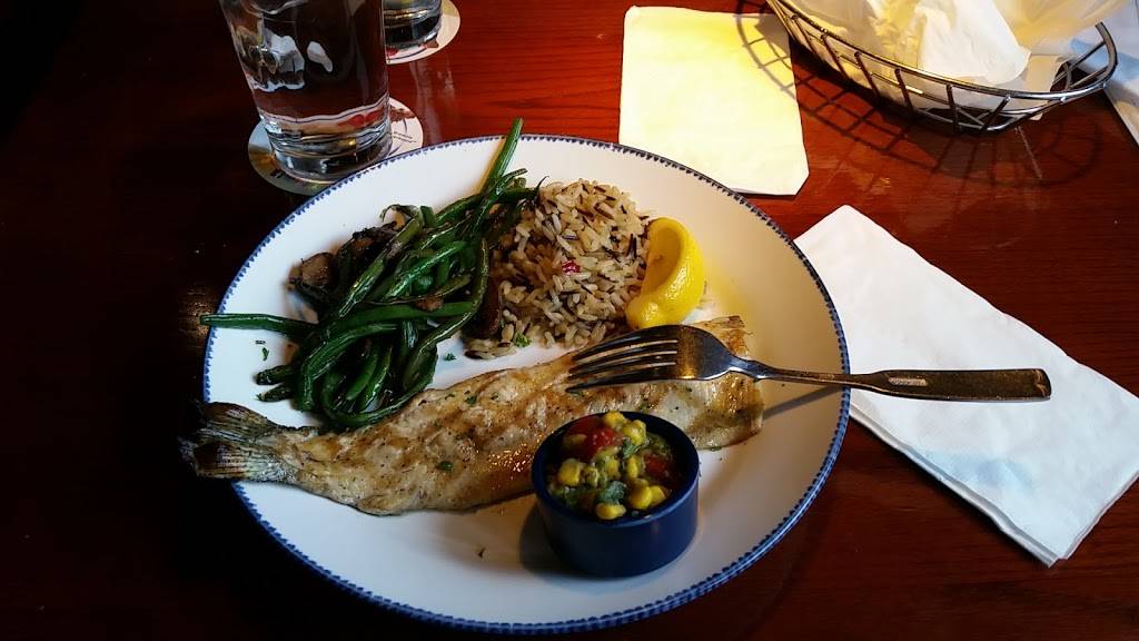 Red Lobster | restaurant | 2565 Capital Ave SW, Battle Creek, MI 49015, USA | 2699681448 OR +1 269-968-1448