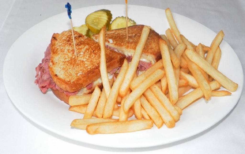 Eddys Family Dining | restaurant | 30149 Ford Rd, Garden City, MI 48135, USA | 7344229100 OR +1 734-422-9100