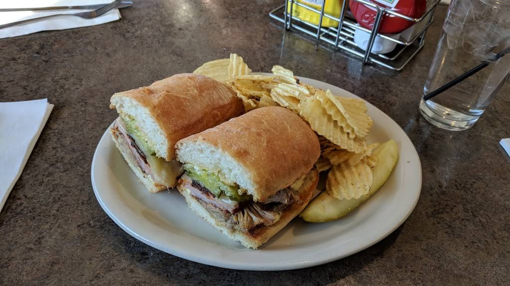 Obbs Sports Bar & Grill | restaurant | 1347 Burns Ave, St Paul, MN 55106, USA | 6517767010 OR +1 651-776-7010